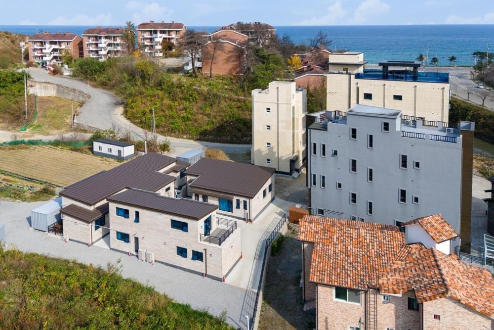 Gangneung Gyeongpo 345 Pool Villa Exterior foto